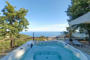 ALTIDO Superb Flat with Outside Jacuzzi and Great View